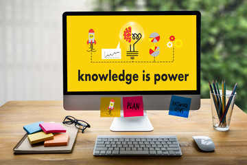 汽车显示abs和刹车灯一直亮是什么原因