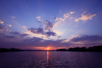 父亲的车能过户给儿子吗